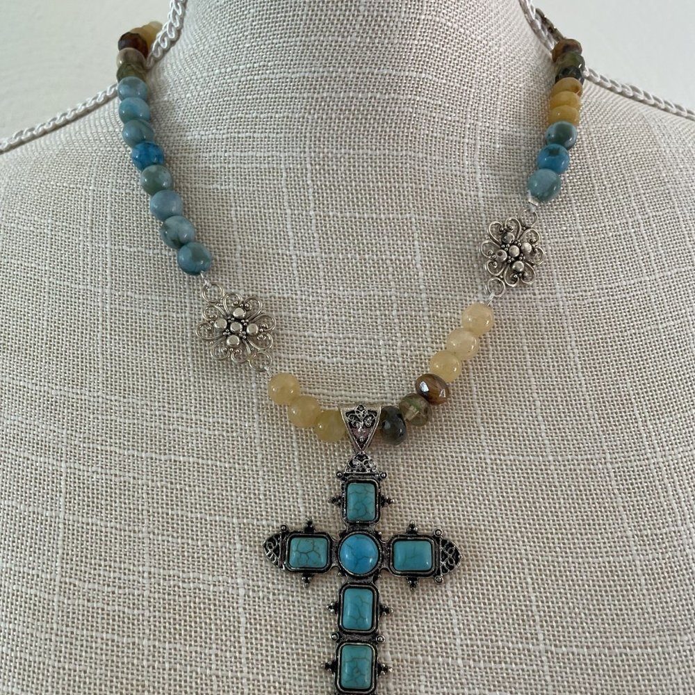 20' Turquoise Choker with Cross